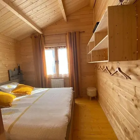 Деревянный коттедж Les Du Marais Saint-Pierre-Aigle