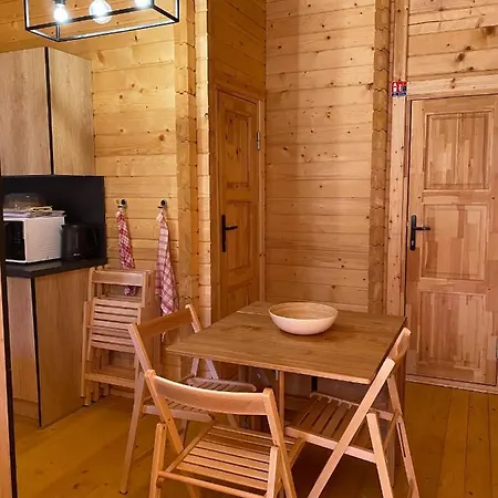 Деревянный коттедж Les Du Marais