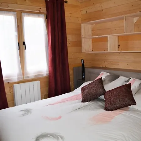 Деревянный коттедж Les Du Marais Saint-Pierre-Aigle