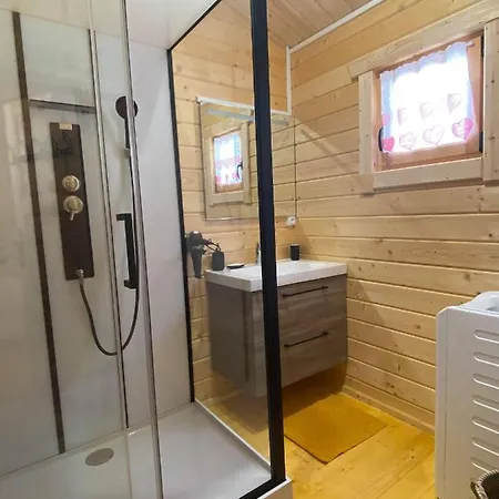 Les Du Marais Lodge *